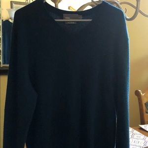 Vince. 100% Blue Cashmere Crew Neck. Men’s XL